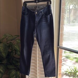 Lee Slim Fit Skinny Leg, mid-rise Jeans EUC
